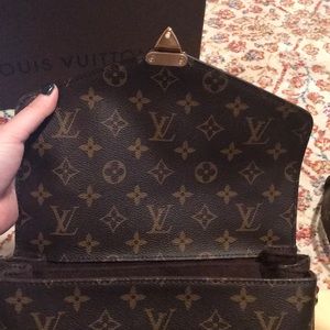 Additional photos of pochette metis